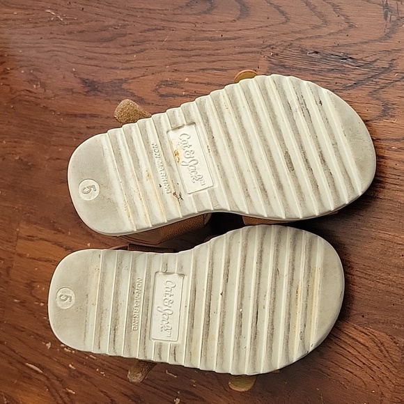 2 pair little girls size 5 sandals - Picture 7 of 7